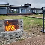 Eraemaajaerven Rannalla Taivalkoskella Villa