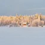 Eraemaajaerven Rannalla Taivalkoskella *