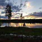 Eraemaajaerven Rannalla Taivalkoskella *