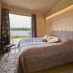 Eraemaajaerven Rannalla Taivalkoskella Villa Jokijärvi