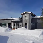 Eraemaajaerven Rannalla Taivalkoskella Jokijärvi