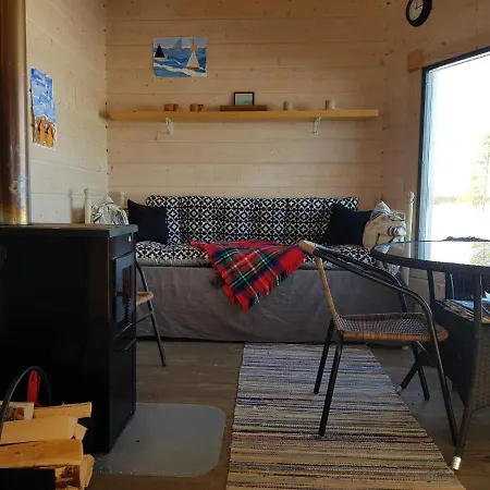 Eraemaajaerven Rannalla Taivalkoskella Villa Jokijärvi