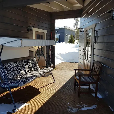 Eraemaajaerven Rannalla Taivalkoskella Villa Jokijärvi