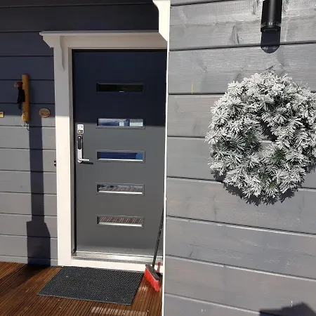 Eraemaajaerven Rannalla Taivalkoskella * Jokijärvi