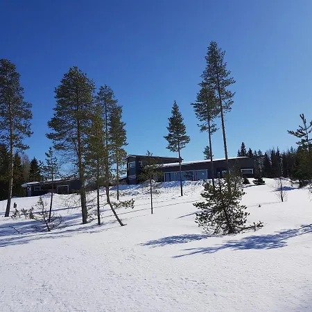 Huvila Eraemaajaerven Rannalla Taivalkoskella
