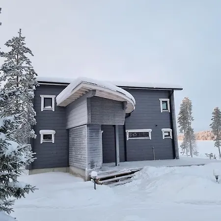 Huvila Eraemaajaerven Rannalla Taivalkoskella