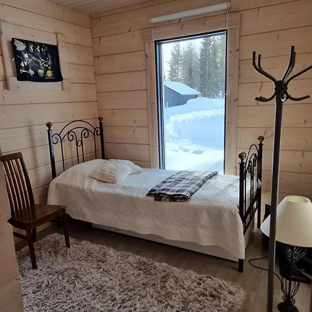 Eraemaajaerven Rannalla Taivalkoskella Villa *