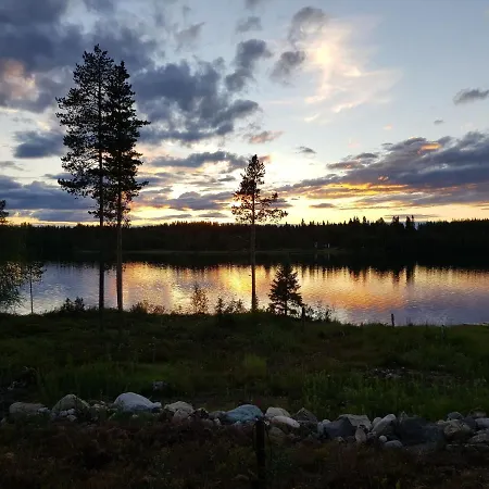 Huvila Eraemaajaerven Rannalla Taivalkoskella *