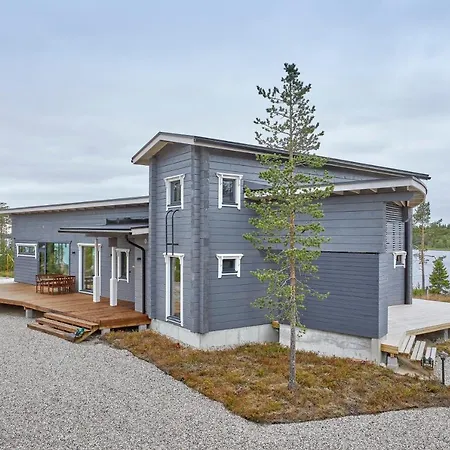 Eraemaajaerven Rannalla Taivalkoskella *