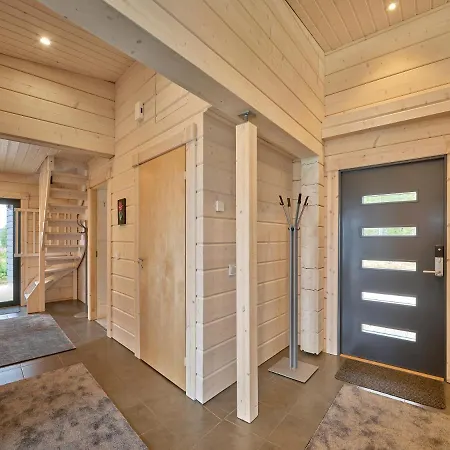 Villa Eraemaajaerven Rannalla Taivalkoskella *