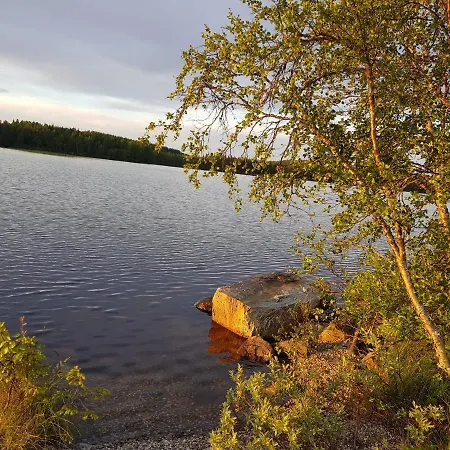 Huvila Eraemaajaerven Rannalla Taivalkoskella * Jokijärvi