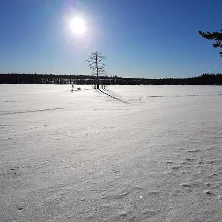 Eraemaajaerven Rannalla Taivalkoskella Villa *
