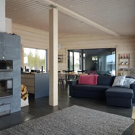 Eraemaajaerven Rannalla Taivalkoskella *