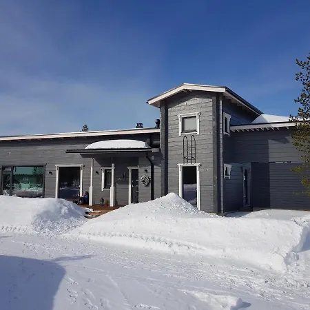 Huvila Eraemaajaerven Rannalla Taivalkoskella Jokijärvi
